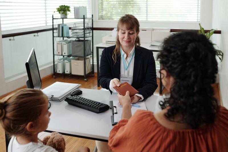 Photo 1,business-news,koinoniki-antiparoxi-kai-katoikia-efkairies-ependytes-nees-oikogeneies