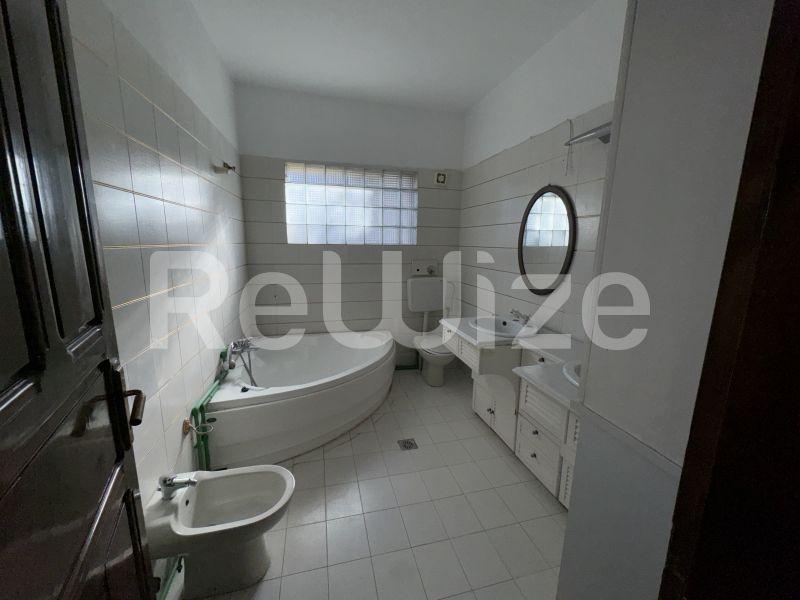 Photo 17,Μπάνιο,ΕΝΟΙΚΊΑΣΗ,Κατοικία,Διαμέρισμα,180τ.μ,€1,000,Πανόραμα