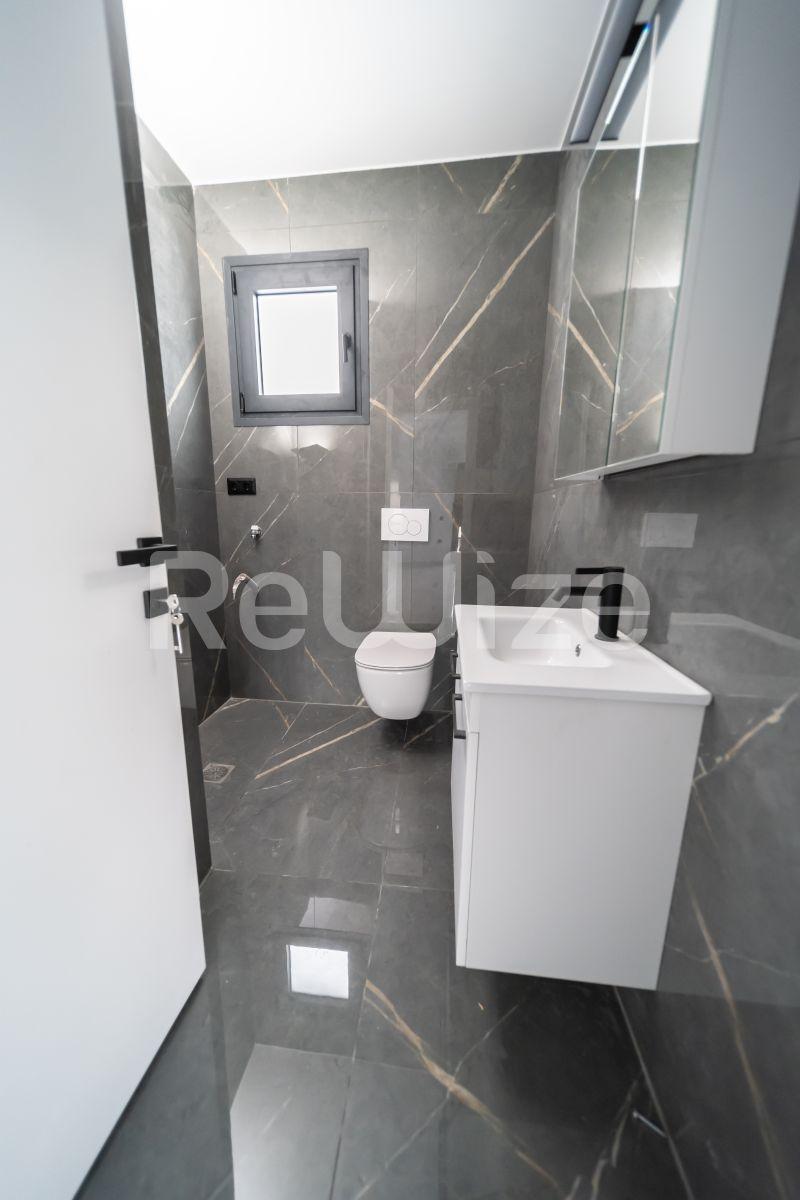 Photo 4,Μπάνιο,ΠΏΛΗΣΗ,Κατοικία,Μεζονέτα,158τ.μ,€870,000,Καραμπουρνάκι