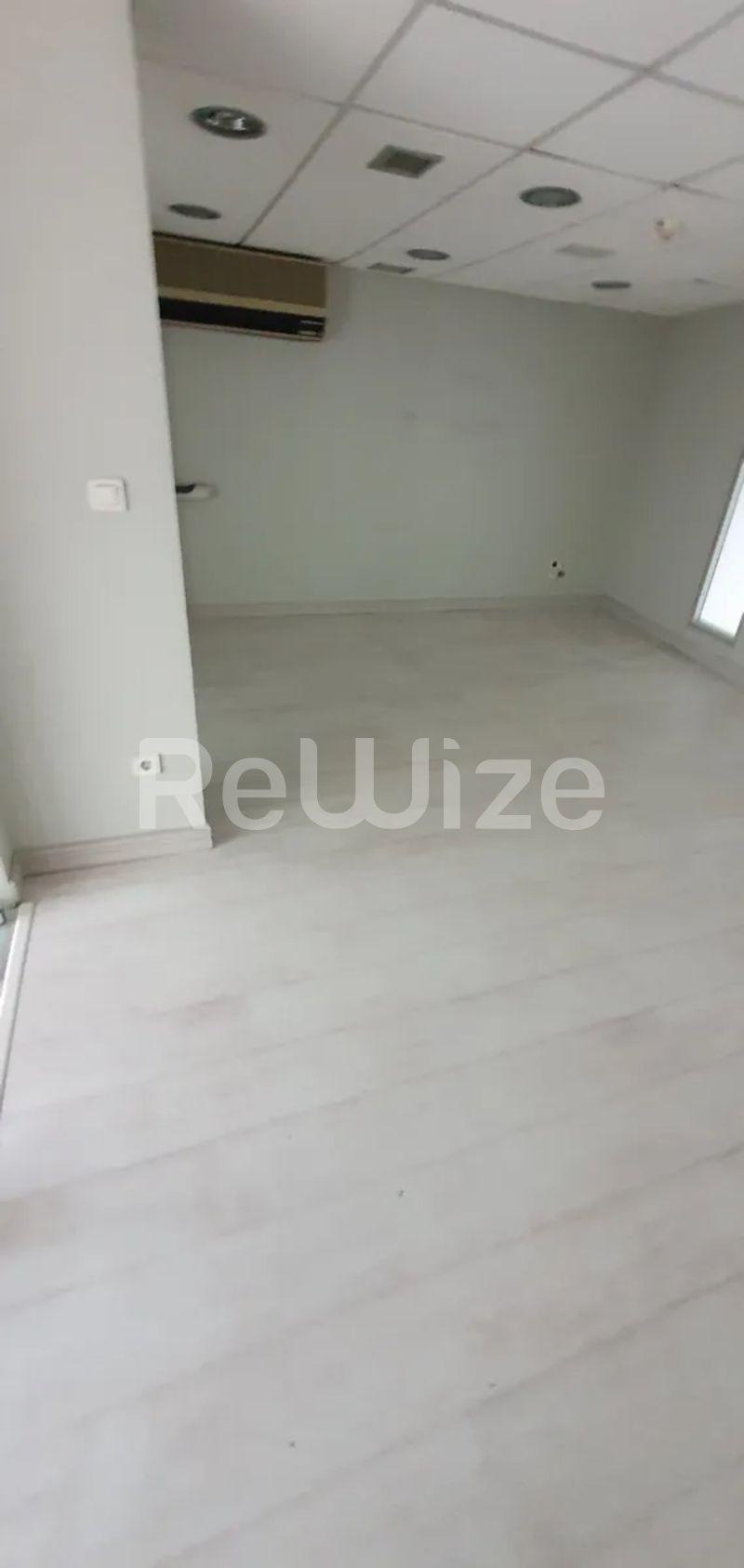 Photo 2,Pool,RENT,Professional,Store,345sqm,€3,300,Kifisia