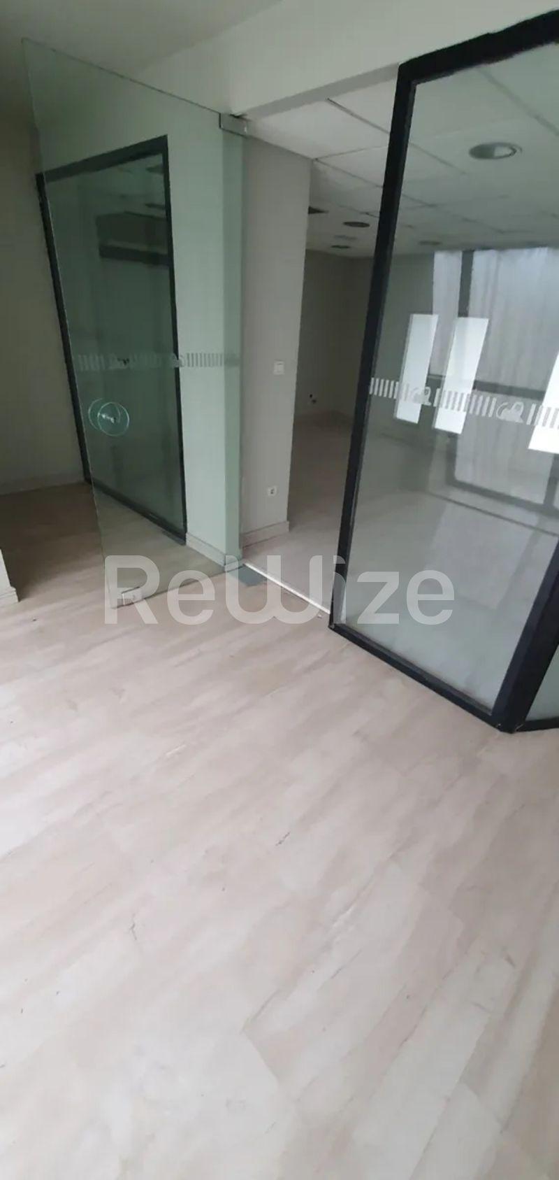 Photo 7,Pool,RENT,Professional,Store,345sqm,€3,300,Kifisia