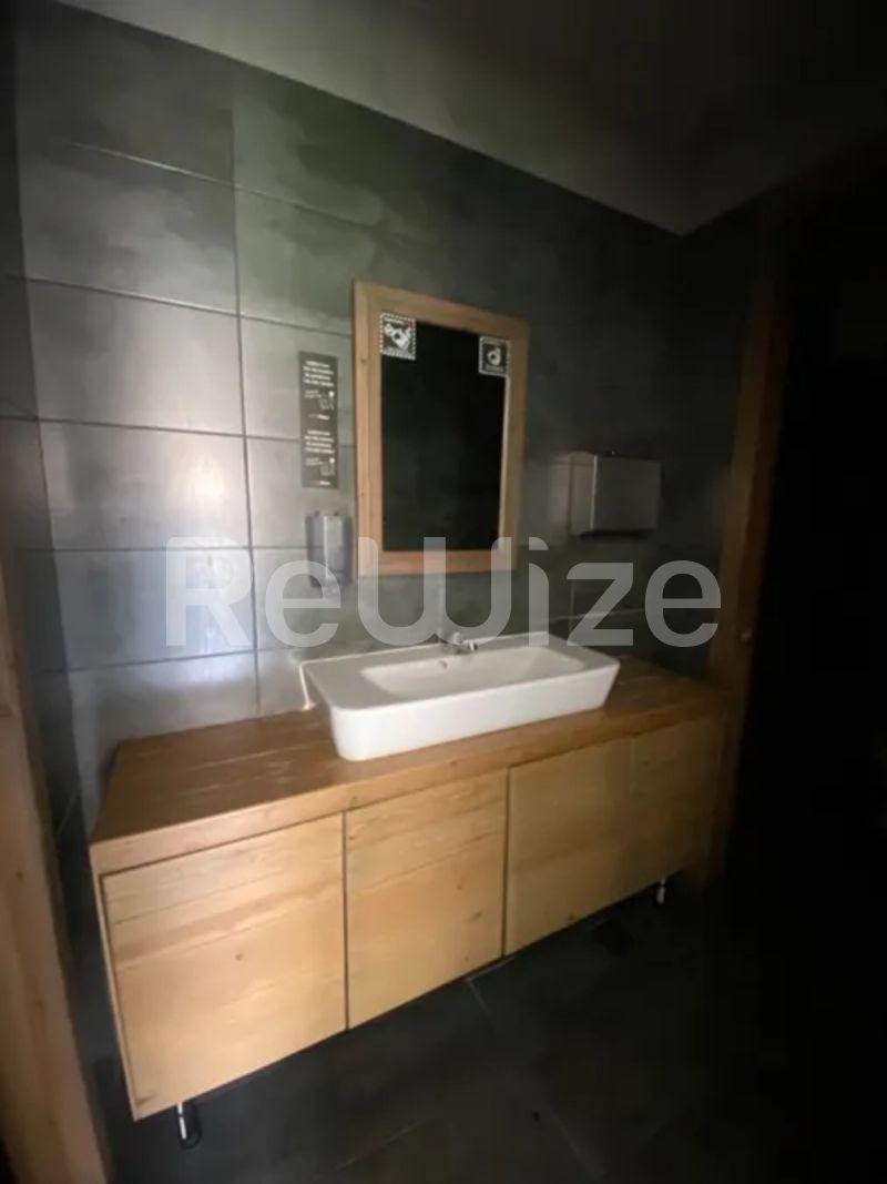 Photo 3,Bathroom,RENT,Professional,Store,172sqm,€2,000,Votsi