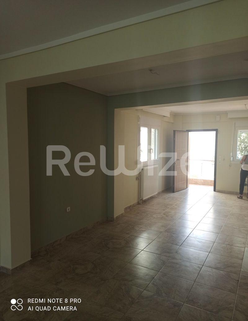 Photo 2,Living Room,SALE,Residency,Maisonette,200sqm,€200,000,Nea Michaniona