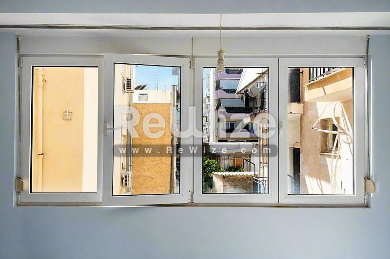 Apartment 53 m² in Perama, balcony