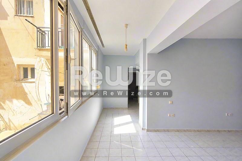 Apartment 53 m² in Perama, living room