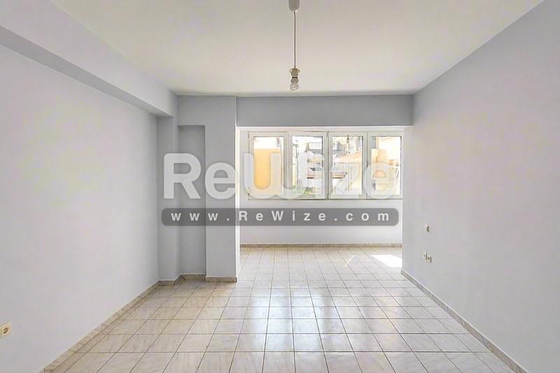 Apartment 53 m² in Perama, living room