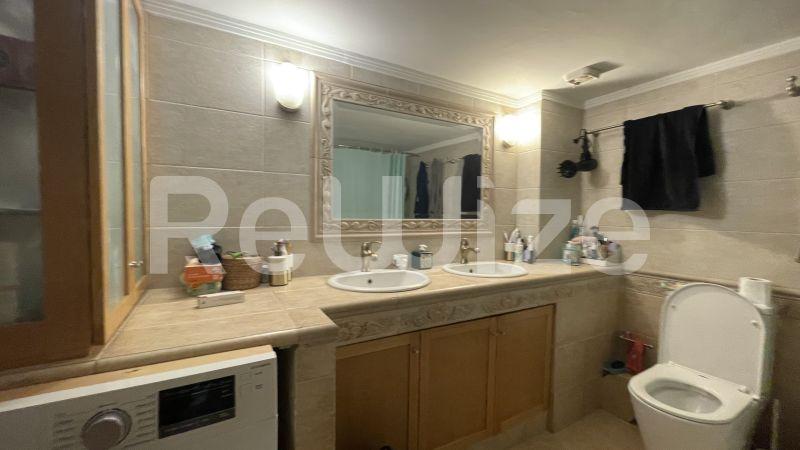 Photo 25,Μπάνιο,ΠΏΛΗΣΗ,Κατοικία,Διαμέρισμα,150τ.μ,€330,000,Χαριλάου