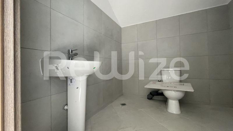 Photo 10,Μπάνιο,ΕΝΟΙΚΊΑΣΗ,Επαγγελματικό,Κατάστημα,220τ.μ,€1,300,Θέρμη