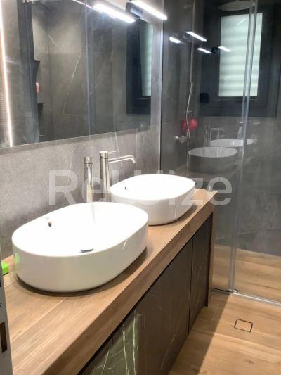 Photo 10,Μπάνιο,ΠΏΛΗΣΗ,Κατοικία,Μεζονέτα,240τ.μ,€830,000,Πανόραμα