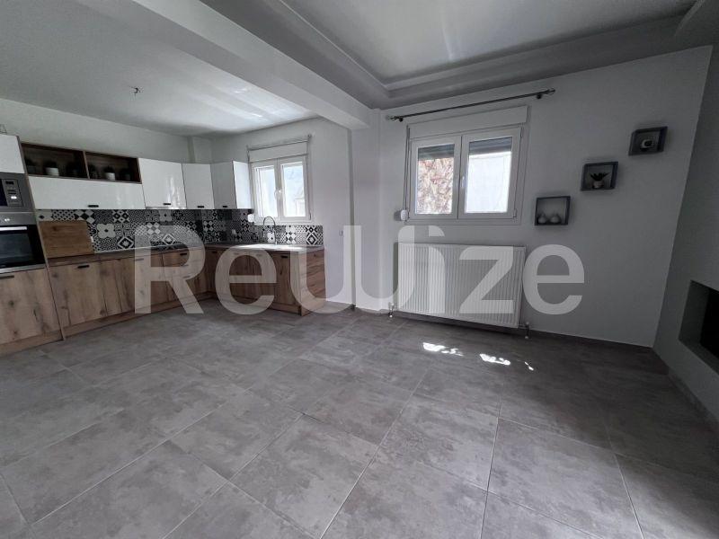 Photo 3,Σαλόνι,ΕΝΟΙΚΊΑΣΗ,Κατοικία,Μεζονέτα,132τ.μ,€700,Θέρμη