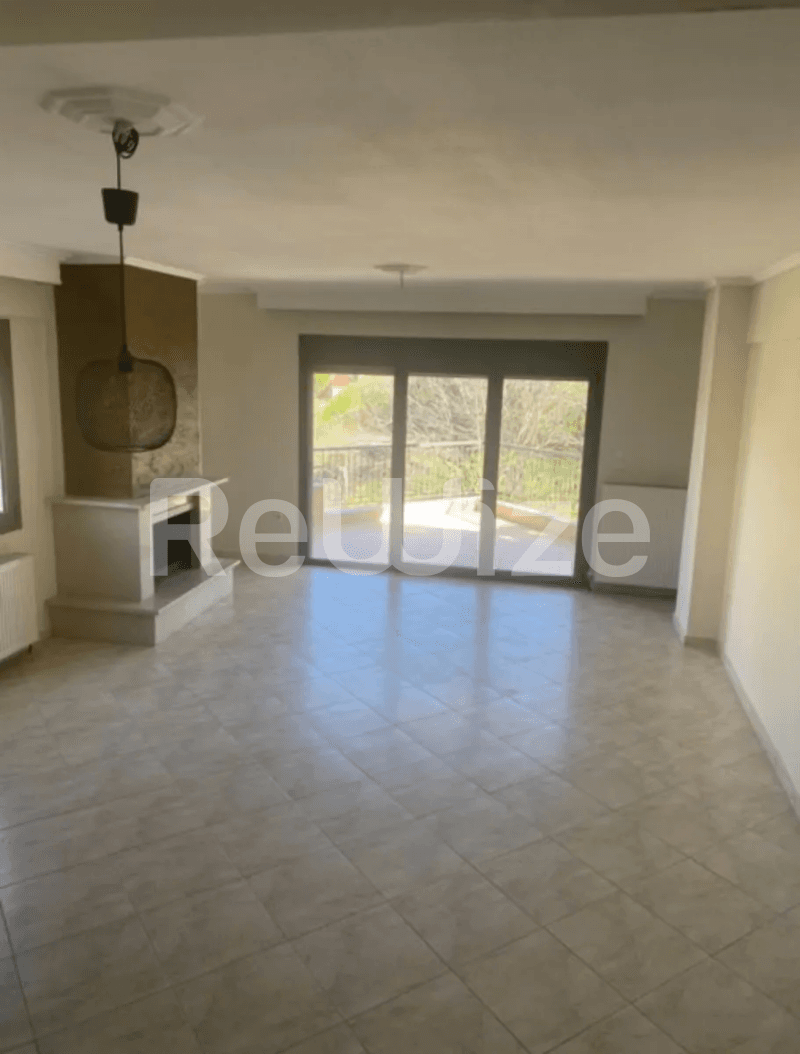 Photo 3,Living Room,RENT,Residency,Maisonette,205sqm,€850,Kardia