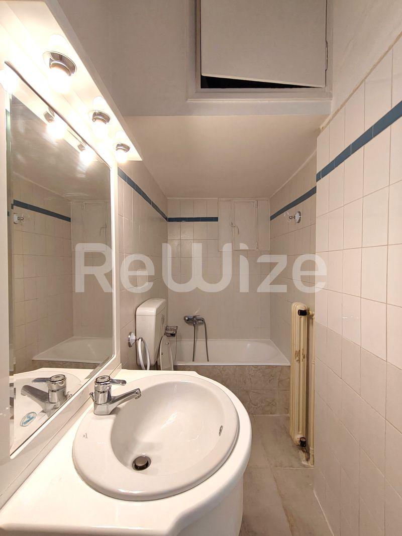 Photo 7,Μπάνιο,ΕΝΟΙΚΊΑΣΗ,Κατοικία,Διαμέρισμα,61τ.μ,€950,Κολωνάκι