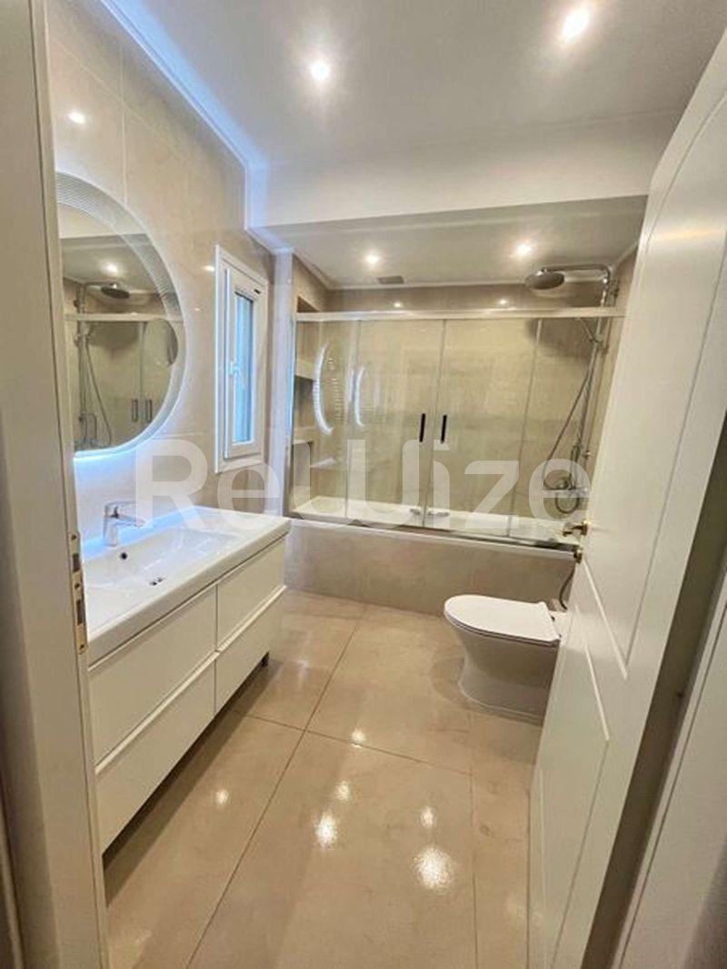 Photo 12,Μπάνιο,ΠΏΛΗΣΗ,Κατοικία,Διαμέρισμα,210τ.μ,€750,000,Καραμπουρνάκι