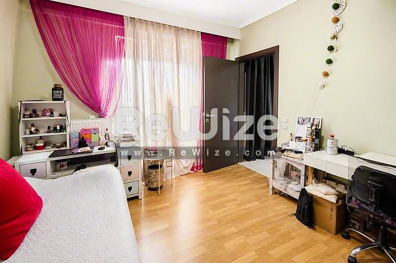 Apartment 112 m² in Thessaloniki, bedroom