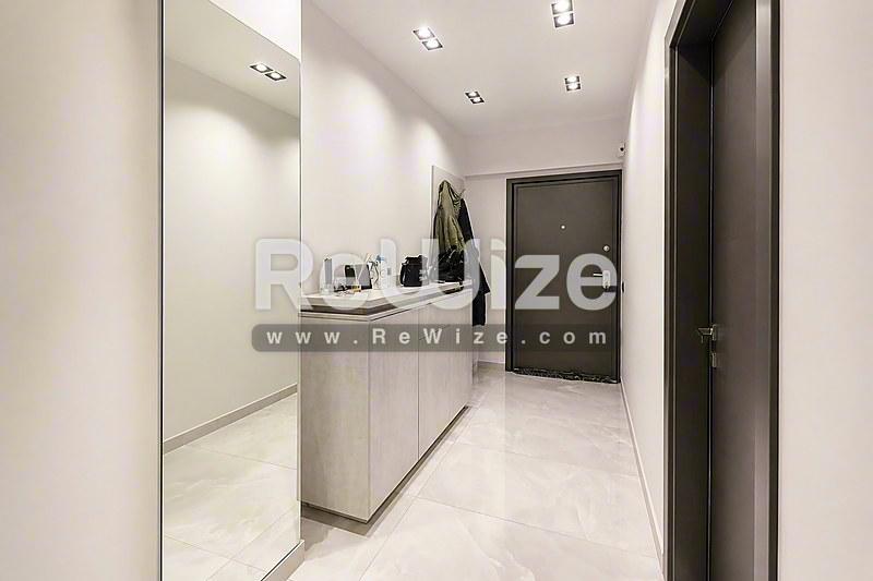 Apartment 112 m² in Thessaloniki, hallway