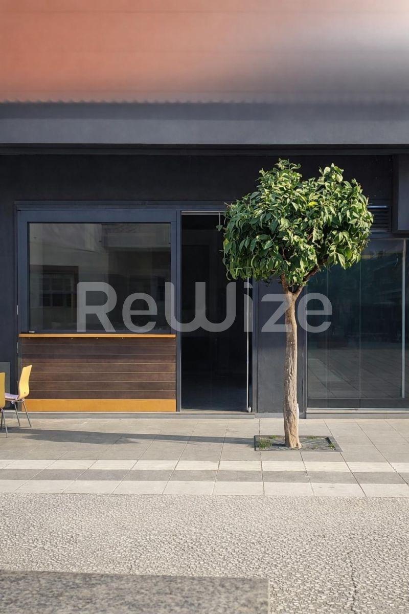 Photo 1,Outside,RENT,Professional,Store,102sqm,€2,600,Kentro Kalamarias