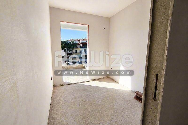 Maisonette 200 m² in Pylaia-Chortiatis, hallway