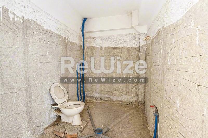 Detached house 406 m² in Acharnes, bathroom