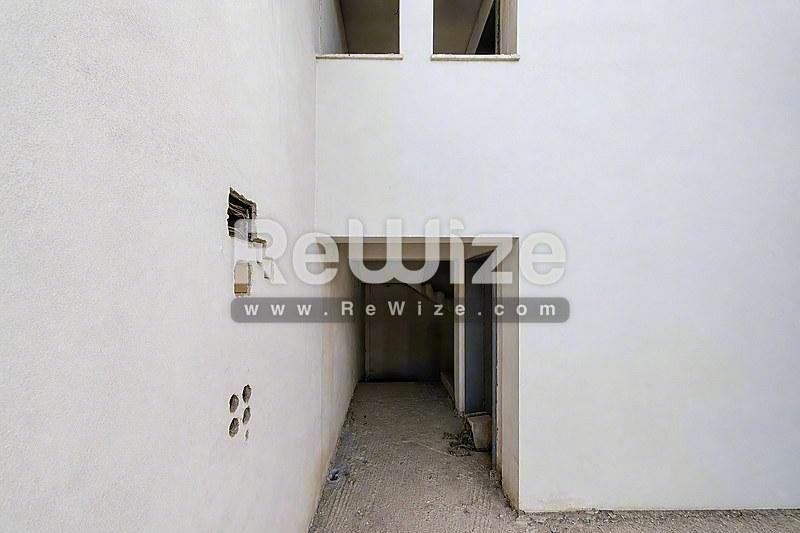 Detached house 406 m² in Acharnes, facade