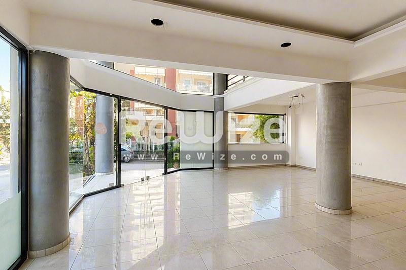 Detached house 406 m² in Acharnes, living room