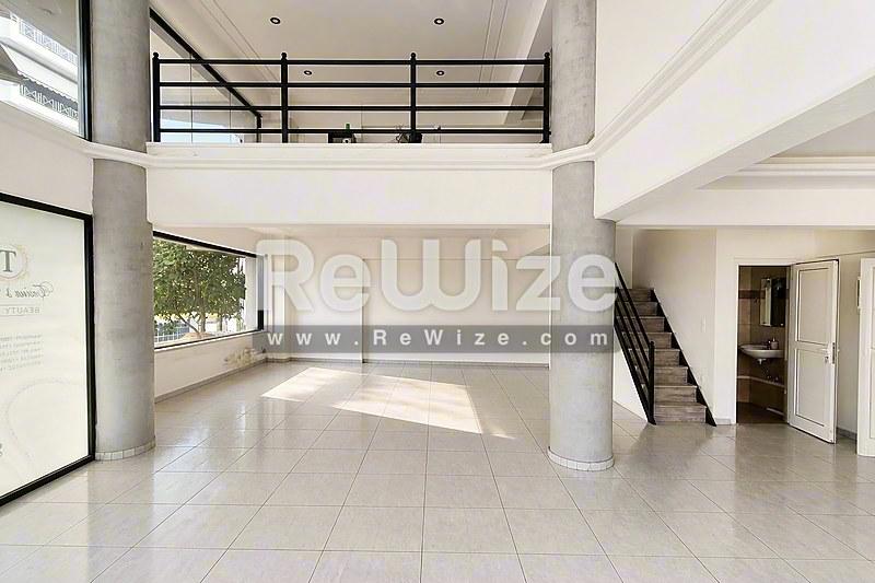 Detached house 406 m² in Acharnes, open-plan living area