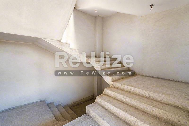 Detached house 406 m² in Acharnes, staircase