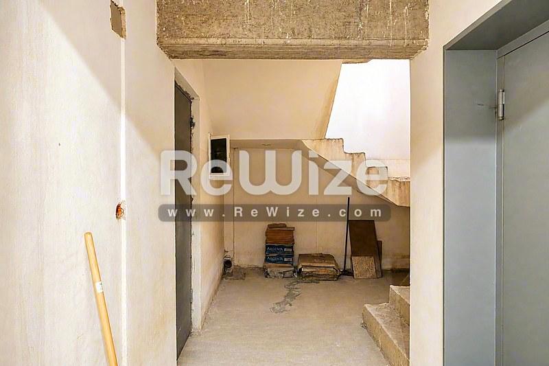 Detached house 406 m² in Acharnes, staircase