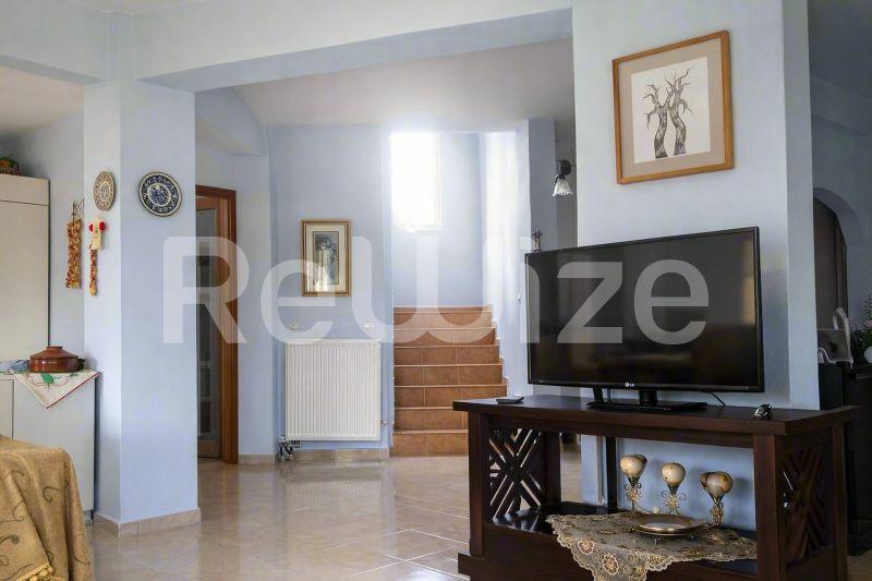 Μεζονέτα 140 τ.μ. στην Κασσάνδρα, σαλόνι