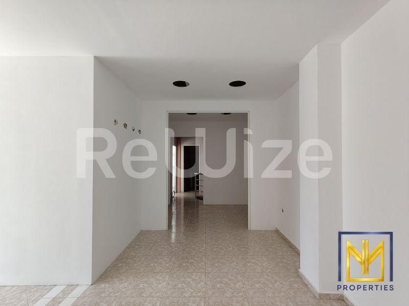 Photo 10,Μπαλκόνι,ΠΏΛΗΣΗ,Επαγγελματικό,Κατάστημα,204τ.μ,€305,000,Σαρωνίδα