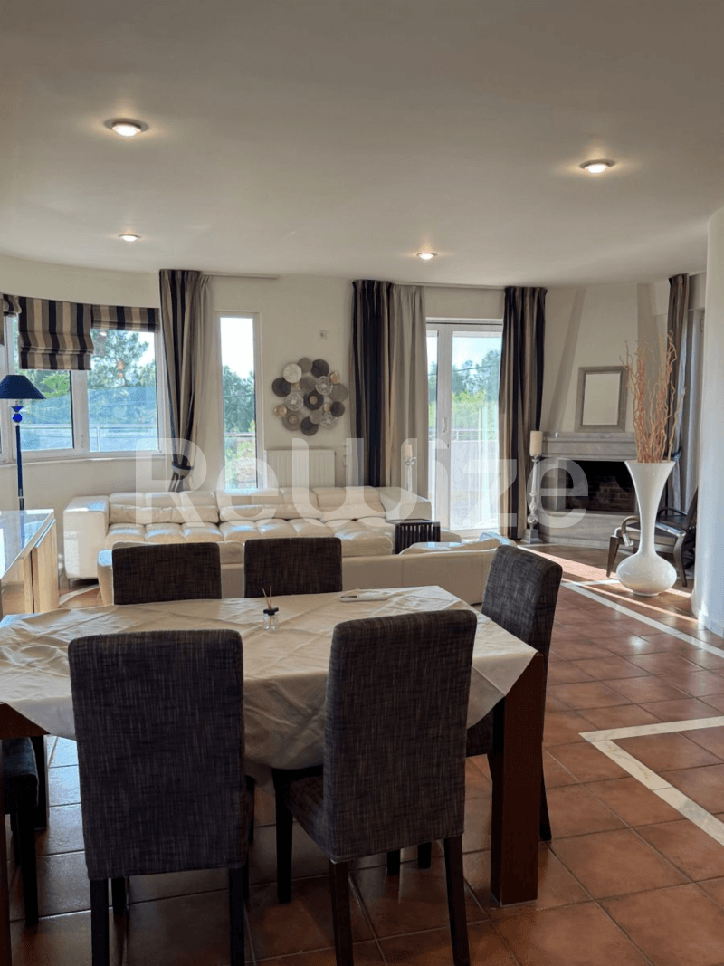 Photo 1,Σαλόνι,ΕΝΟΙΚΊΑΣΗ,Κατοικία,Διαμέρισμα,145τ.μ,€2,200,Γκολφ