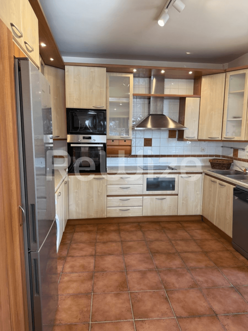 Photo 7,Κουζίνα,ΕΝΟΙΚΊΑΣΗ,Κατοικία,Διαμέρισμα,145τ.μ,€2,200,Γκολφ