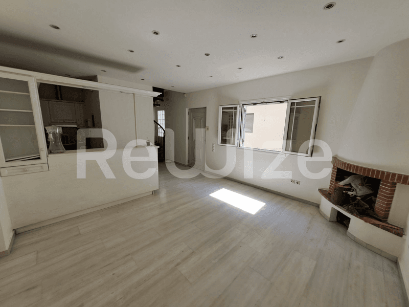 Photo 1,Σαλόνι,ΠΏΛΗΣΗ,Κατοικία,Μεζονέτα,104τ.μ,€110,000,Νίκαια