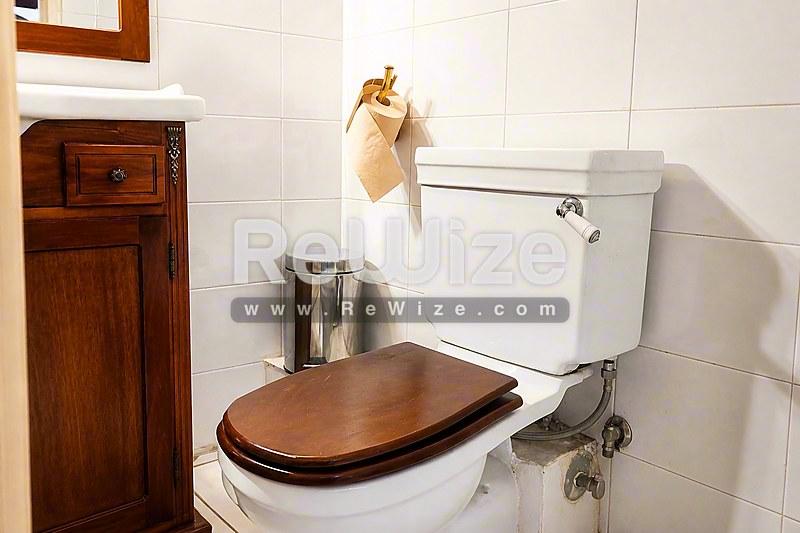 Maisonette 169 m² in Thermi, bathroom