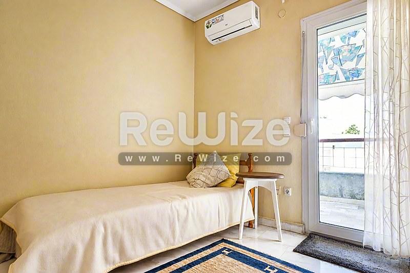 Maisonette 169 m² in Thermi, bedroom