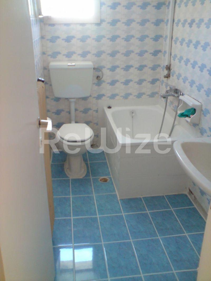 Photo 4,Μπάνιο,ΕΝΟΙΚΊΑΣΗ,Κατοικία,Διαμέρισμα,43τ.μ,€400,Άνω Πόλη