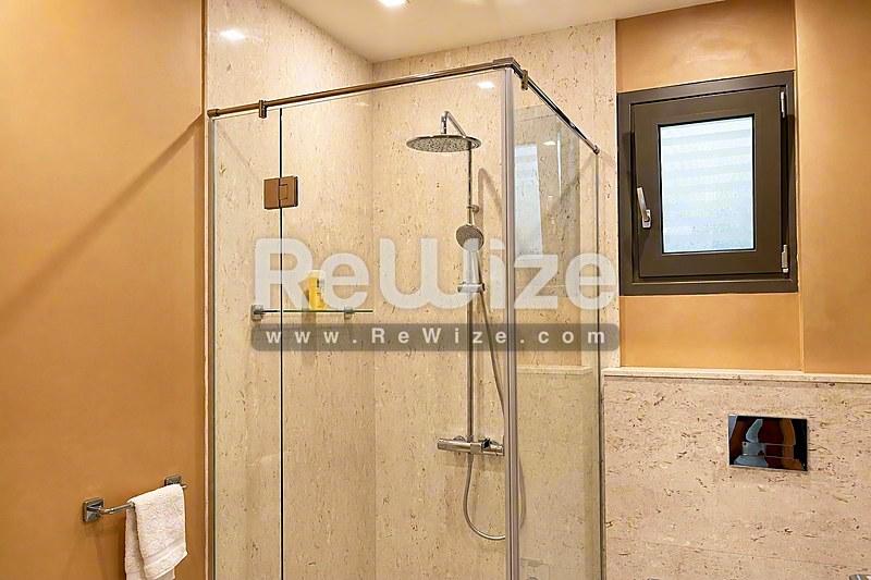 Detached house in a complex 300 m² in Kassandra, bathroom