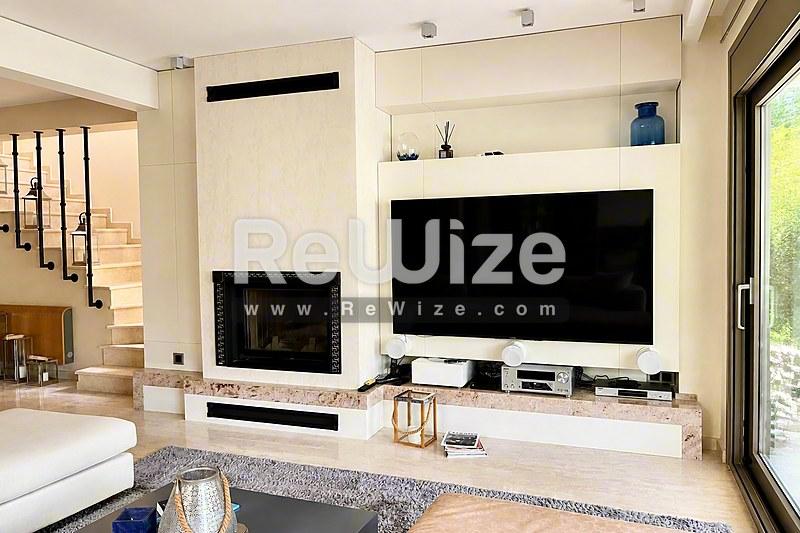Detached house in a complex 300 m² in Kassandra, living room