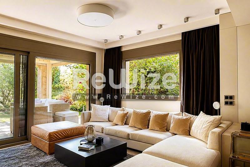 Detached house in a complex 300 m² in Kassandra, living room
