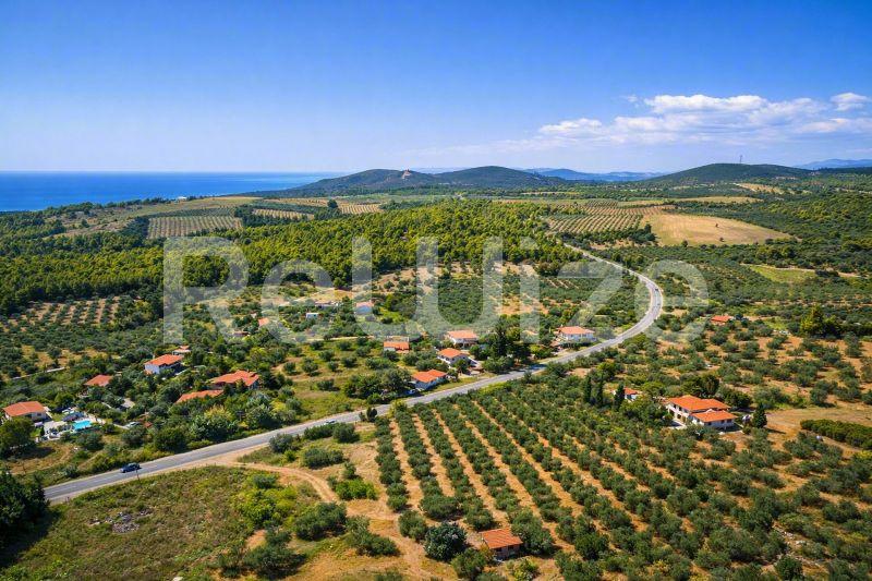 Field 3675 m² in Sithonia, aerial view