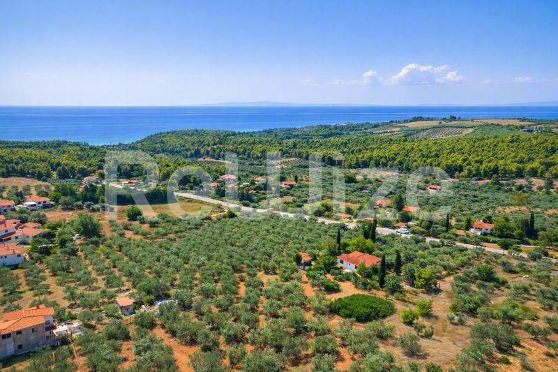 Field 3675 m² in Sithonia, aerial view