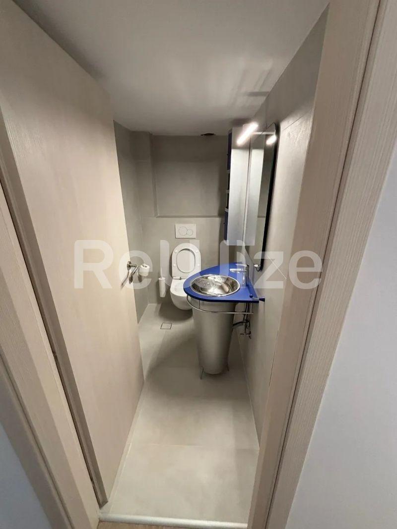 Photo 14,WC,RENT,Residency,Apartment,120sqm,€1,800,Kentro Kalamarias