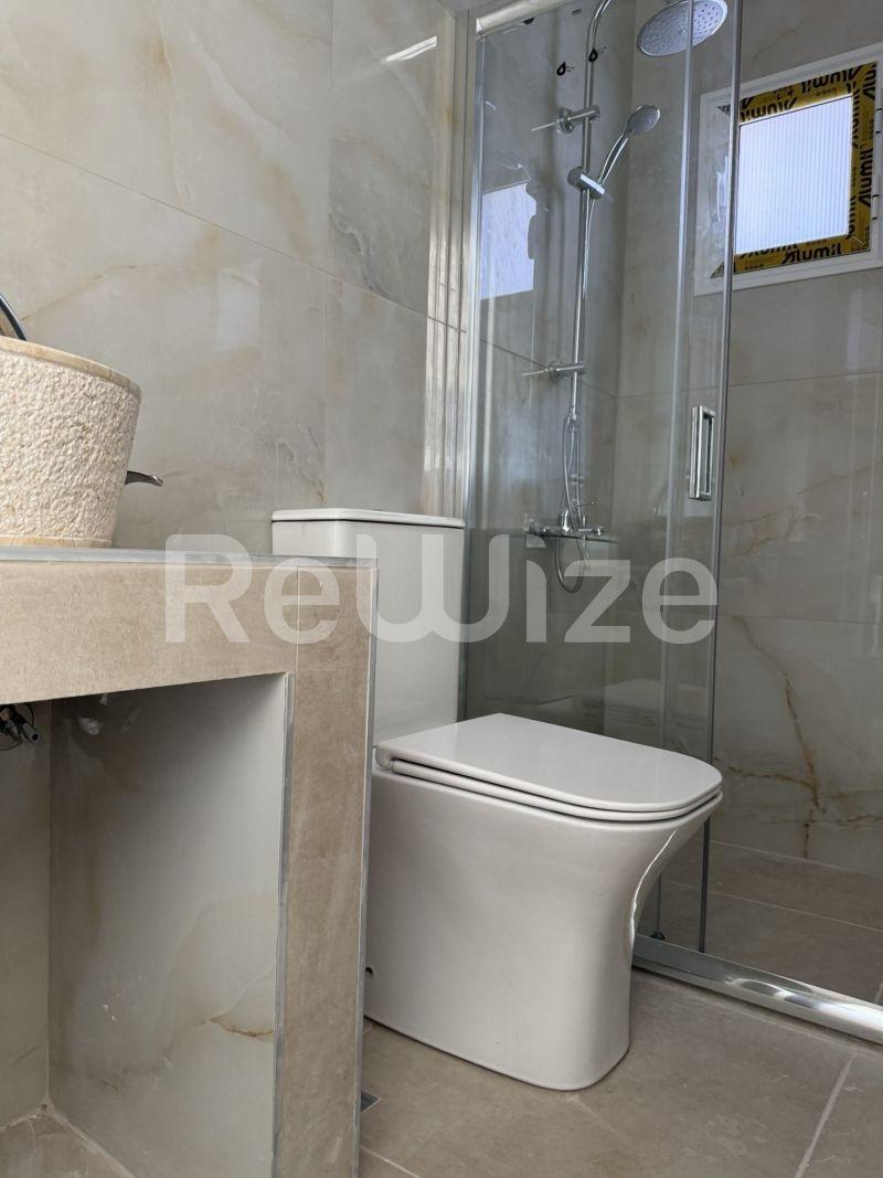 Photo 9,Μπάνιο,ΠΏΛΗΣΗ,Κατοικία,Διαμέρισμα,35τ.μ,€134,000,Χαριλάου