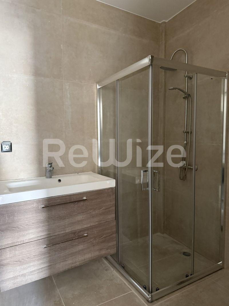 Photo 15,Μπάνιο,ΠΏΛΗΣΗ,Κατοικία,Διαμέρισμα,56τ.μ,€155,000,Χαριλάου