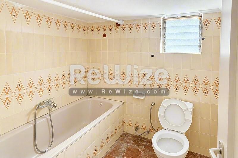 Apartment 100 m² in Thessaloniki, bathroom