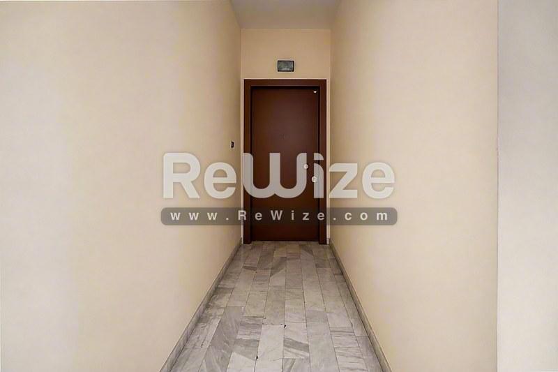Apartment 100 m² in Thessaloniki, hallway