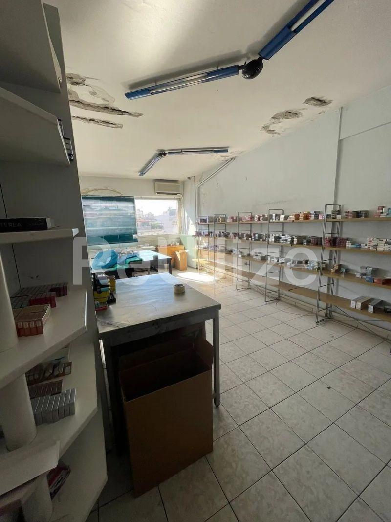 Photo 1,Πισίνα,ΕΝΟΙΚΊΑΣΗ,Επαγγελματικό,Γραφείο,255τ.μ,€1,200,Κέντρο Θεσσαλονίκης