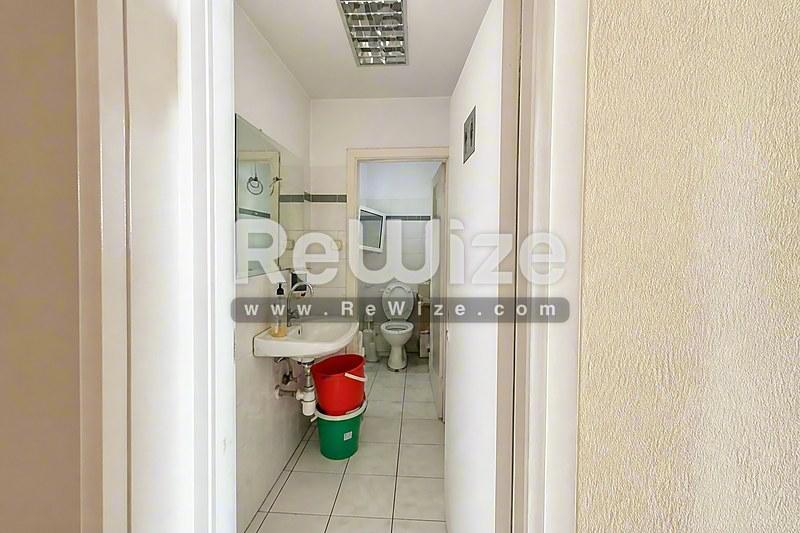 Γραφείο 255 τ.μ. στη Θεσσαλονίκη, μπάνιο