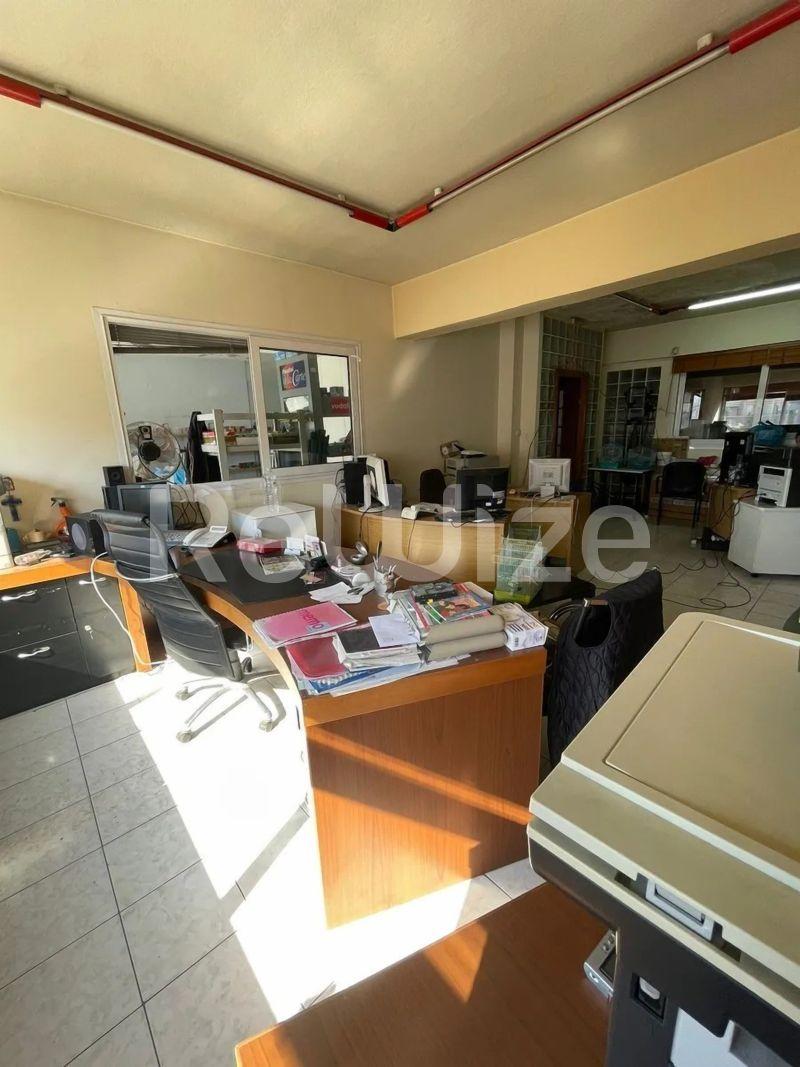 Photo 9,Πισίνα,ΕΝΟΙΚΊΑΣΗ,Επαγγελματικό,Γραφείο,255τ.μ,€1,200,Κέντρο Θεσσαλονίκης