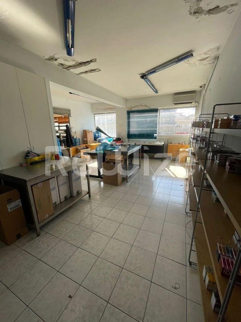 Photo 2,Πισίνα,ΕΝΟΙΚΊΑΣΗ,Επαγγελματικό,Γραφείο,255τ.μ,€1,200,Κέντρο Θεσσαλονίκης