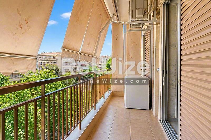 Apartment 72 m² in Kalamaria, balcony
